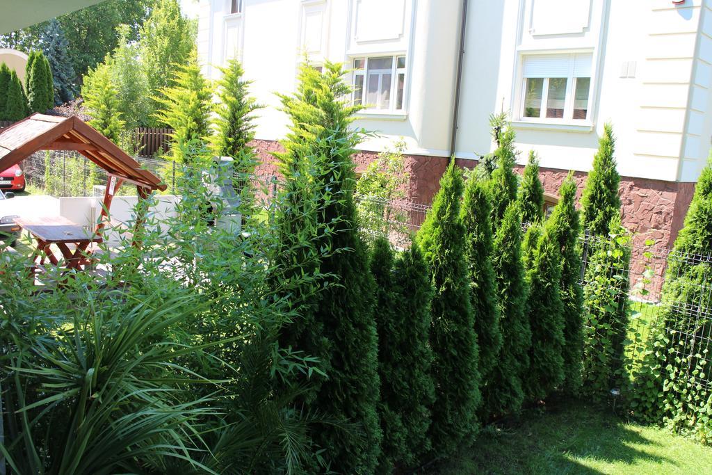 Bamboo Wellness Apartment Siófok Eksteriør bilde