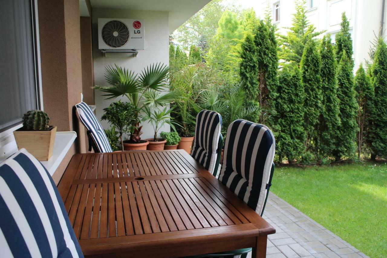 Bamboo Wellness Apartment Siófok Eksteriør bilde